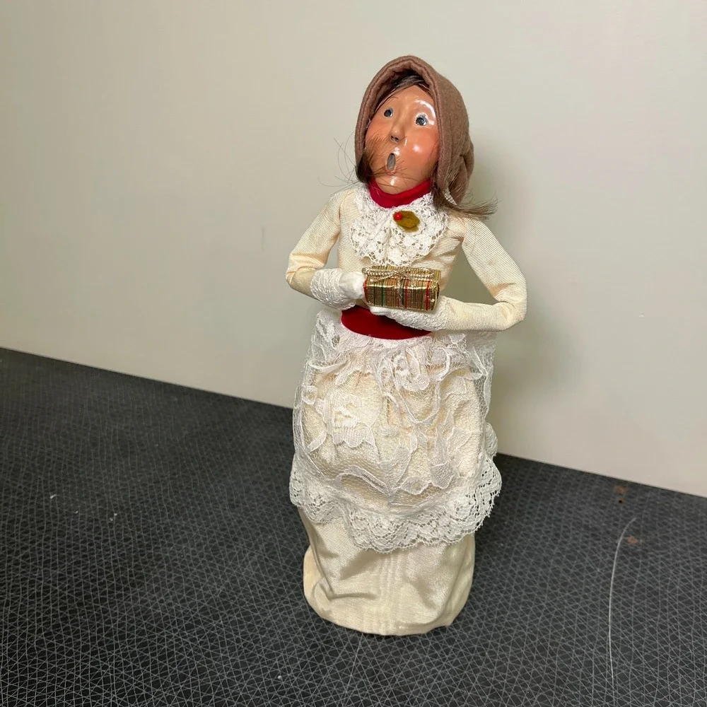 Byers Choice Caroler Woman holding Present, White‎ Dress, Long Brown Hair, 1993